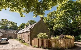 Charming 3/4 Bedroom Semi-Detached Cottage.