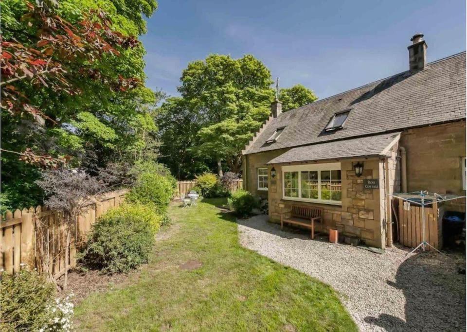 Charming 3/4 Bedroom Semi-Detached Cottage. Carberry Exterior photo